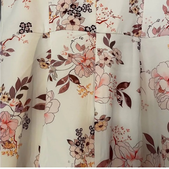 City Chic Imperial Floral Mini Dress - Picture 3 of 4